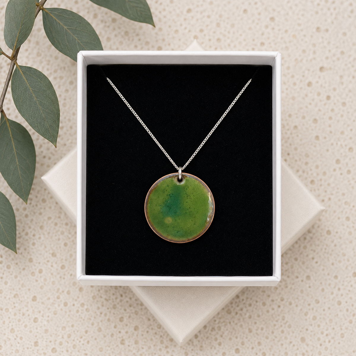 Enamel necklace Green