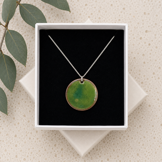 Enamel necklace Green