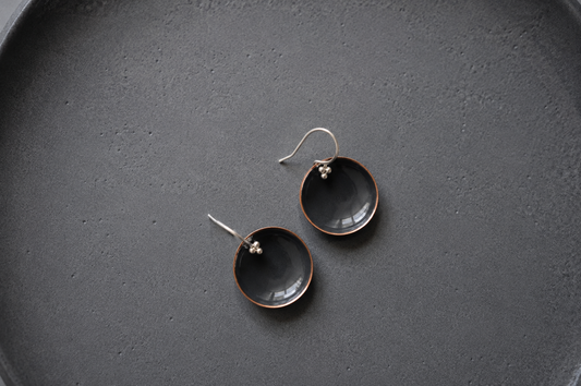 Enamel earrings Black