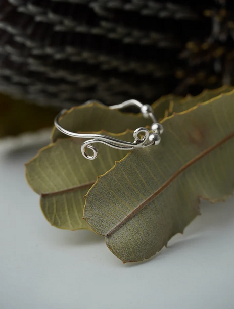 Silver fidget ring design 6